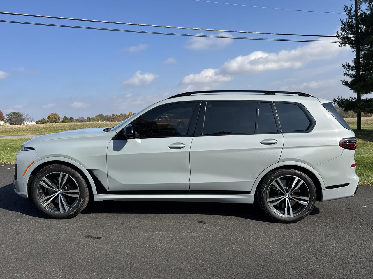 BMW X7 M60i Sports Activity Vehicle 2025