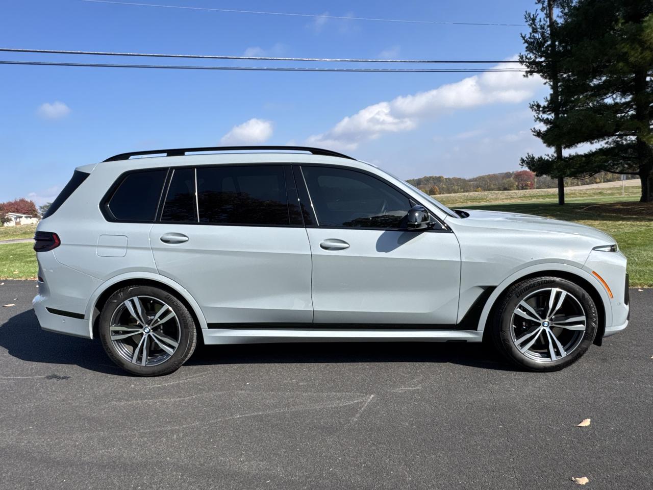 BMW X7 M60i Sports Activity Vehicle 2025