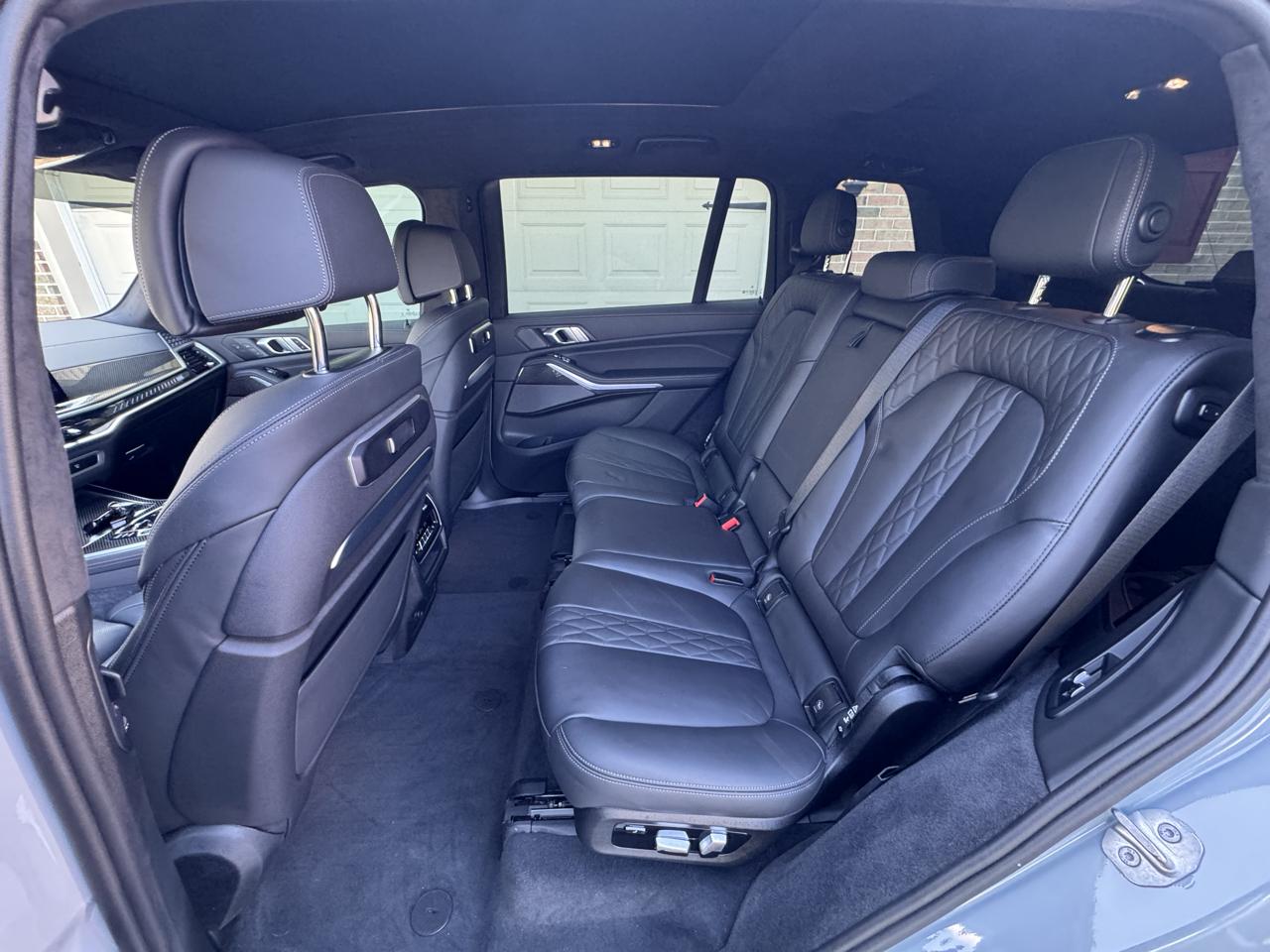 BMW X7 M60i Sports Activity Vehicle 2025