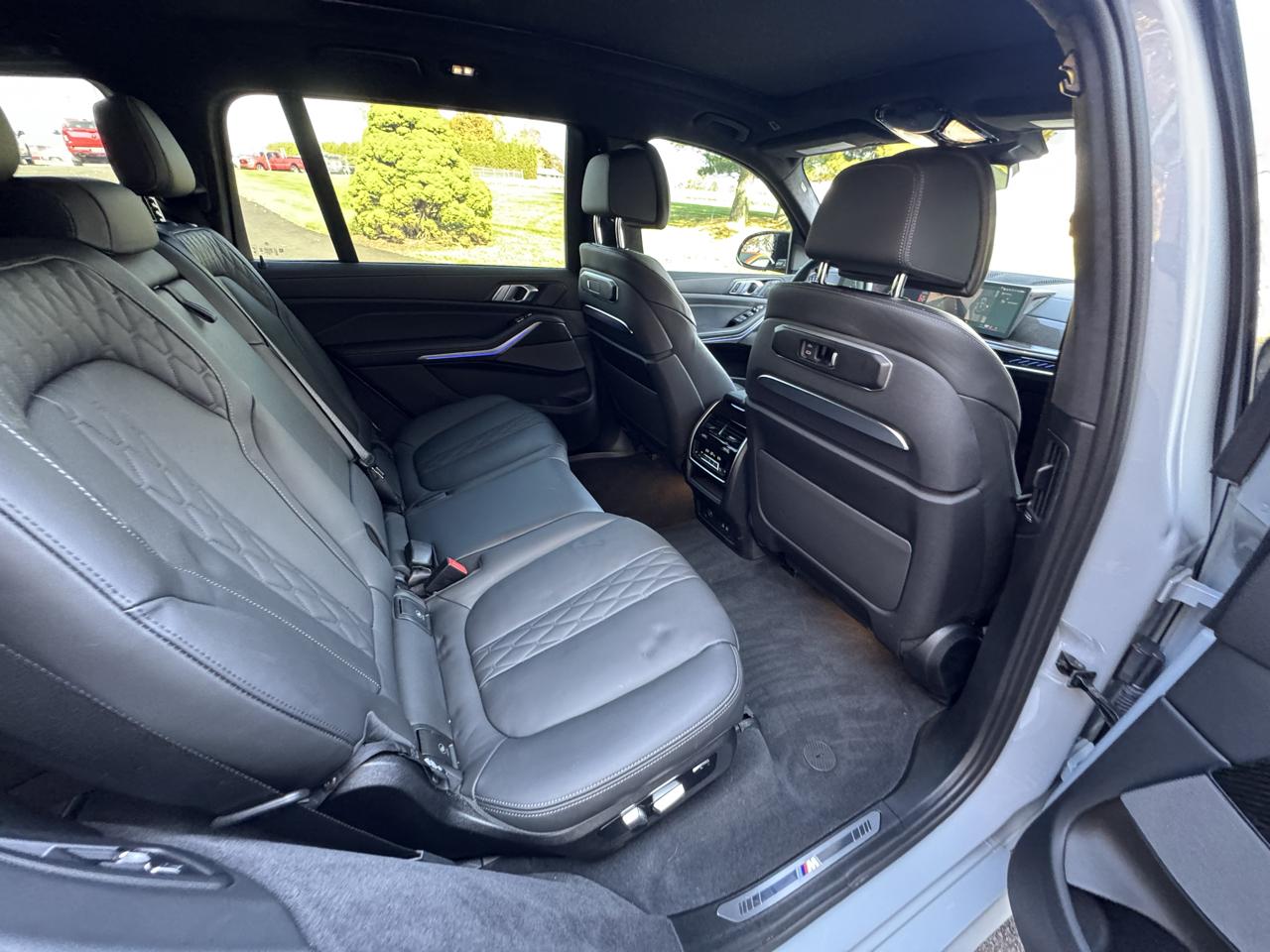 BMW X7 M60i Sports Activity Vehicle 2025