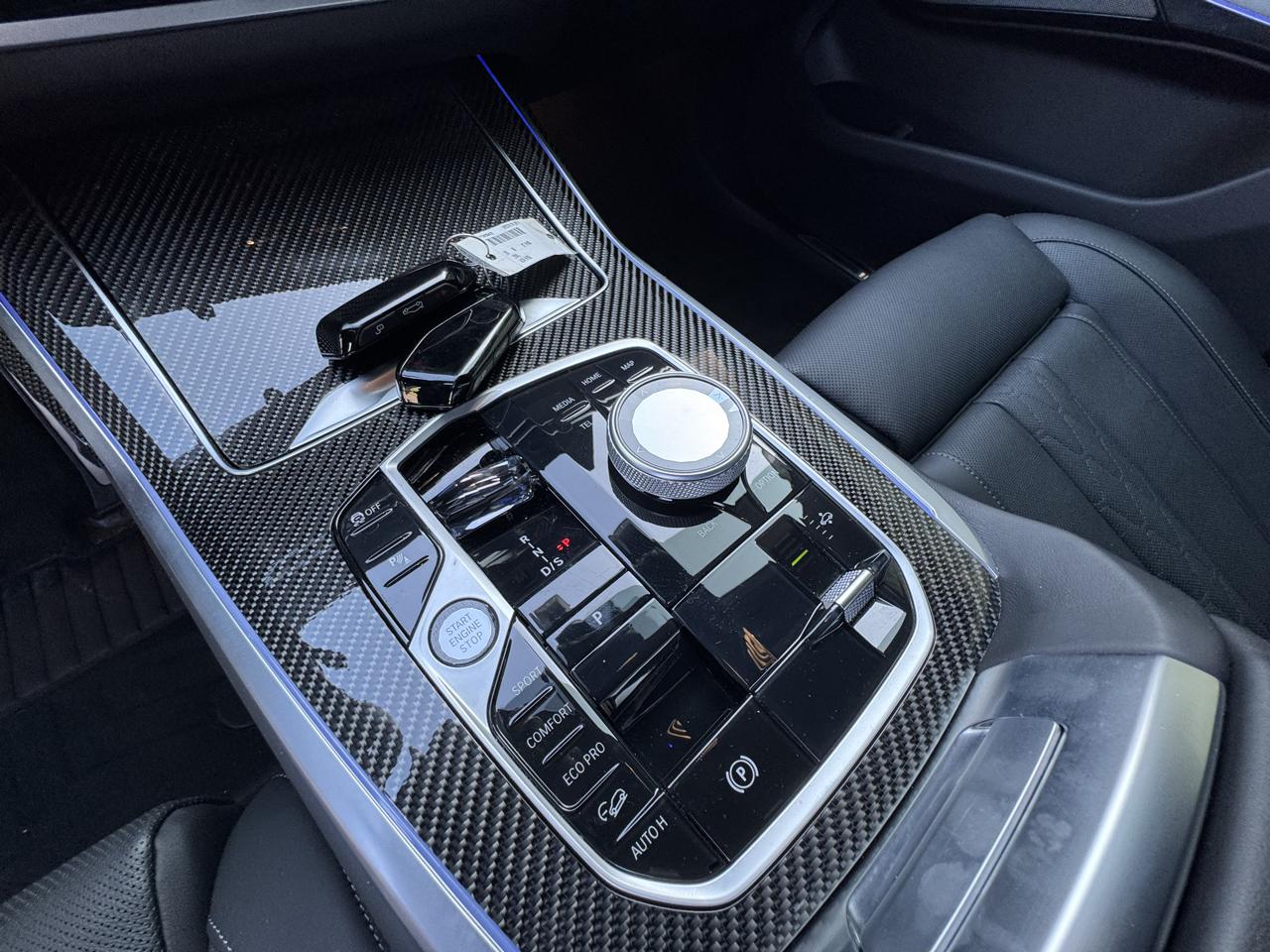 BMW X7 M60i Sports Activity Vehicle 2025