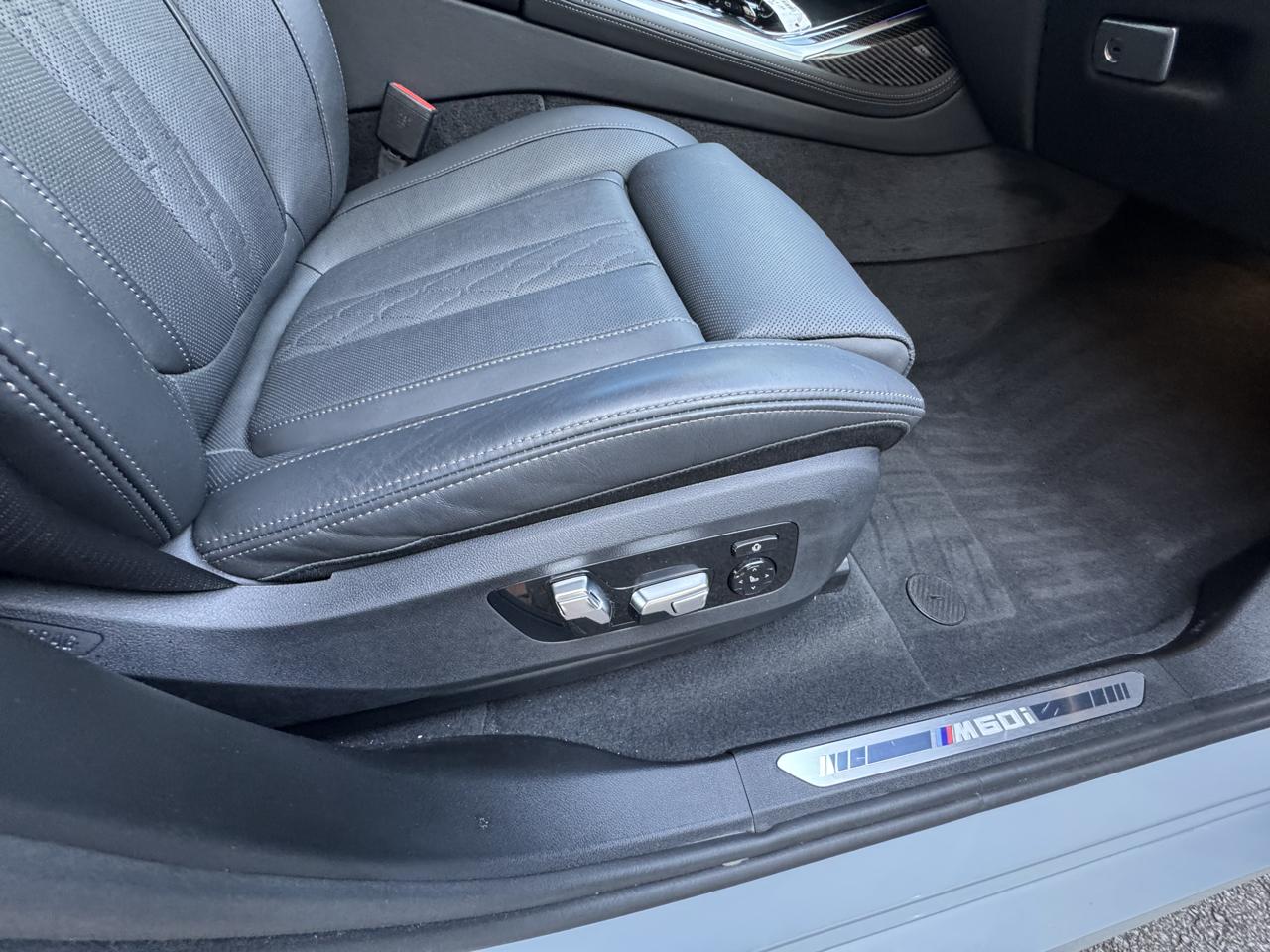BMW X7 M60i Sports Activity Vehicle 2025