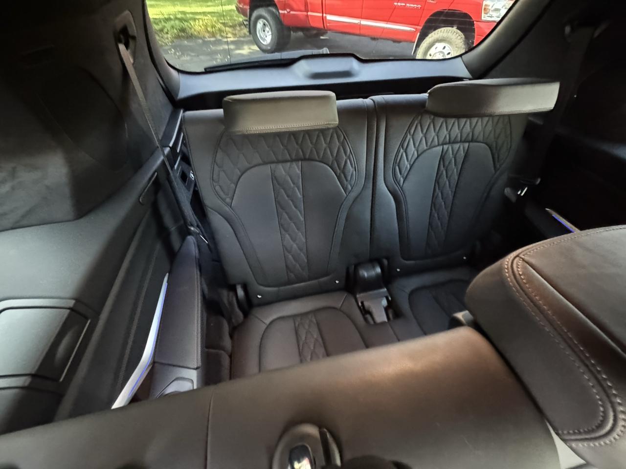 BMW X7 M60i Sports Activity Vehicle 2025