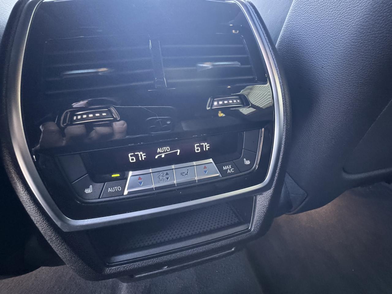 BMW X7 M60i Sports Activity Vehicle 2025