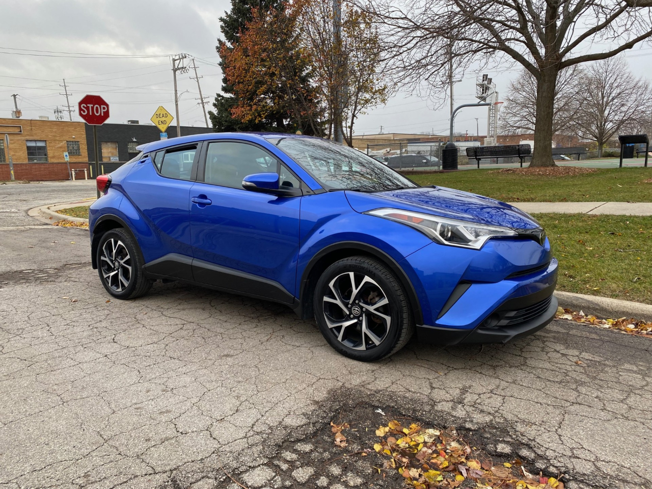 2018 Toyota C-HR XLE Premium photo 3