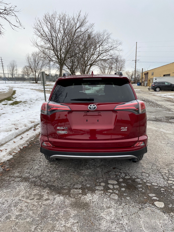 Toyota RAV4 XLE AWD 2018