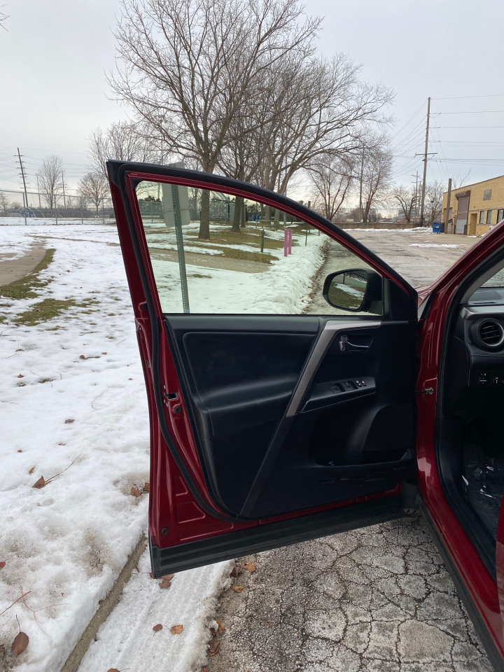 Toyota RAV4 XLE AWD 2018