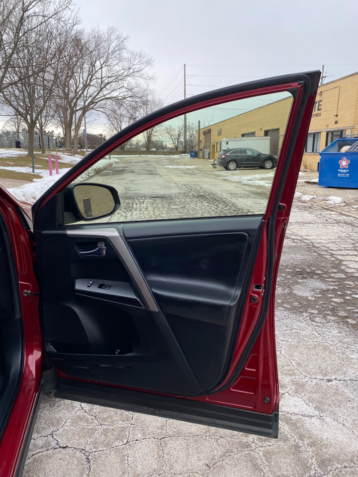 Toyota RAV4 XLE AWD 2018