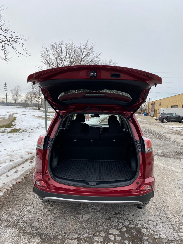 Toyota RAV4 XLE AWD 2018