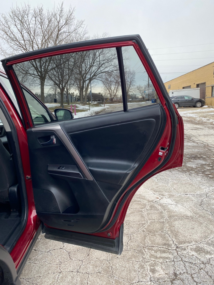 Toyota RAV4 XLE AWD 2018