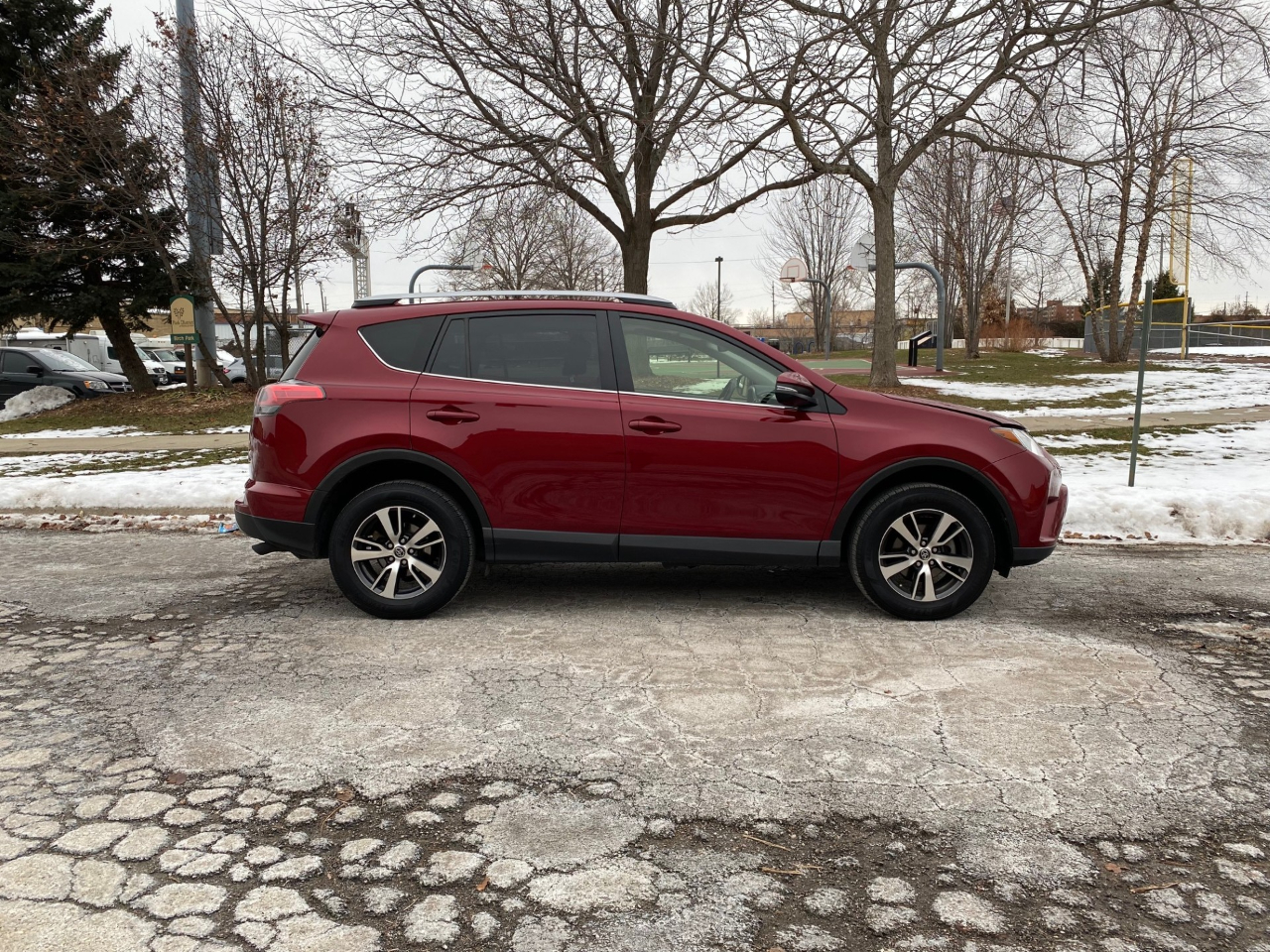 Toyota RAV4 XLE AWD 2018