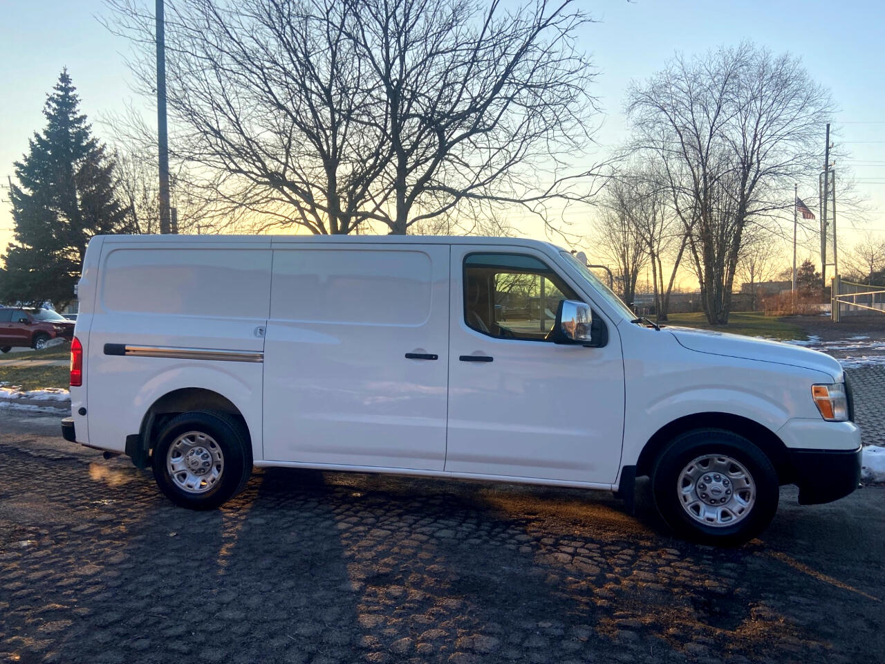 Nissan NV Cargo 2500 HD SV V8 2020