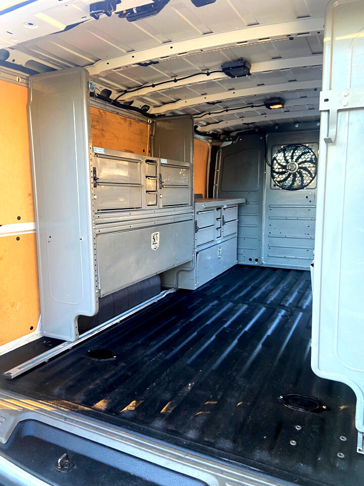 Nissan NV Cargo 2500 HD SV V8 2020