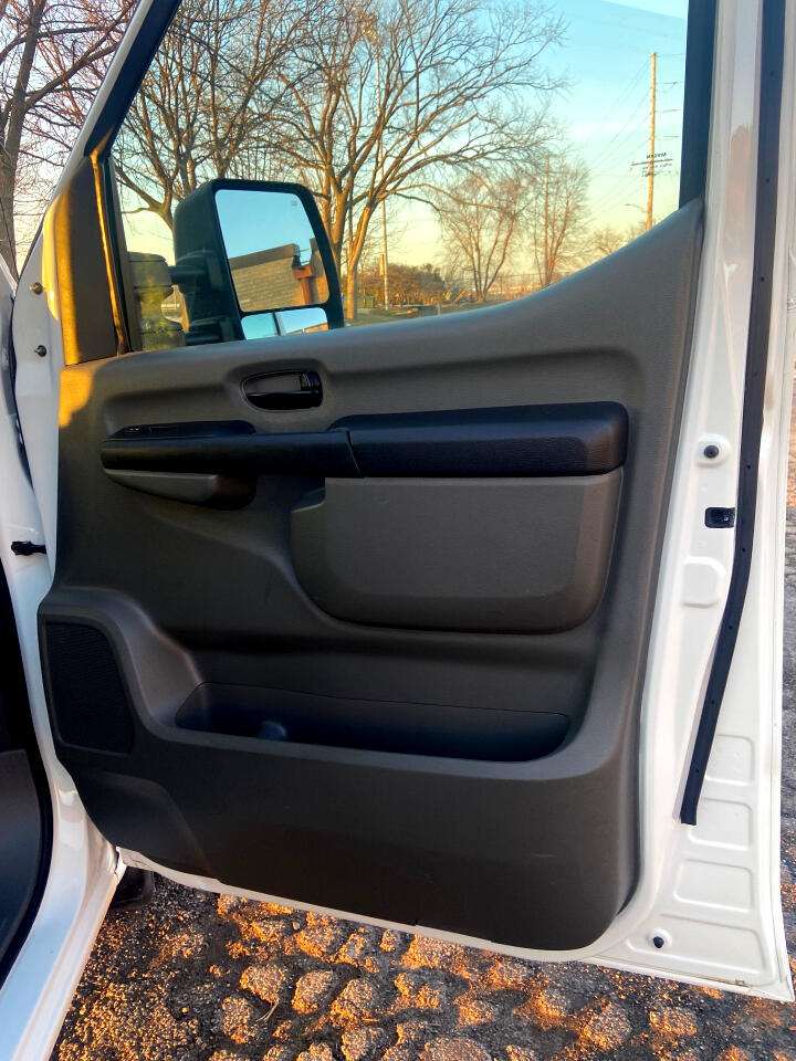 Nissan NV Cargo 2500 HD SV V8 2020