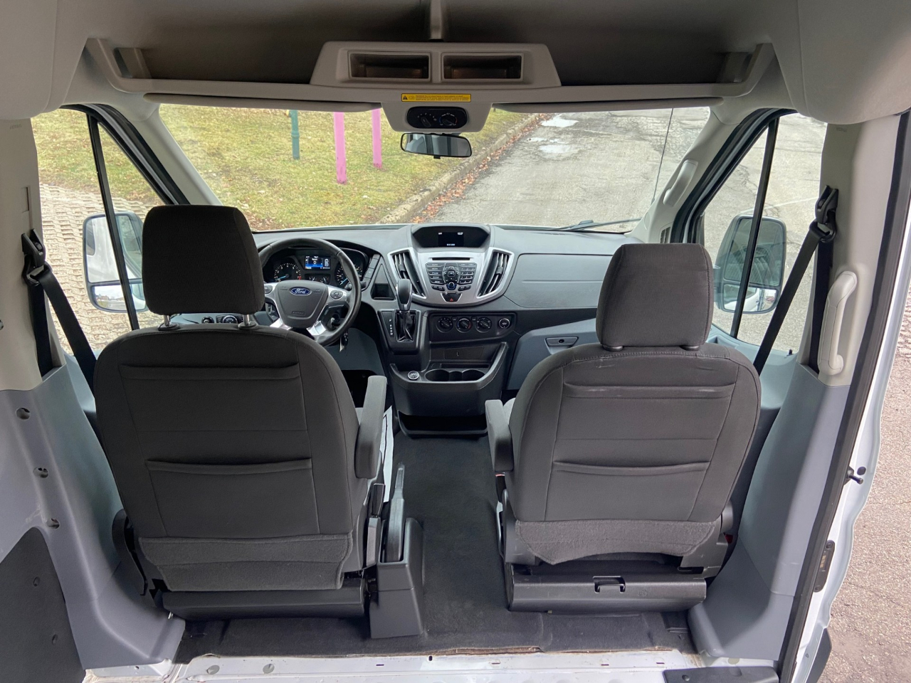 Ford Transit 150 Wagon Med. Roof XLT w/Sliding Pass. 130-in. WB 2018