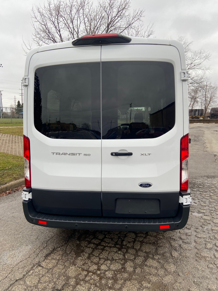Ford Transit 150 Wagon Med. Roof XLT w/Sliding Pass. 130-in. WB 2018