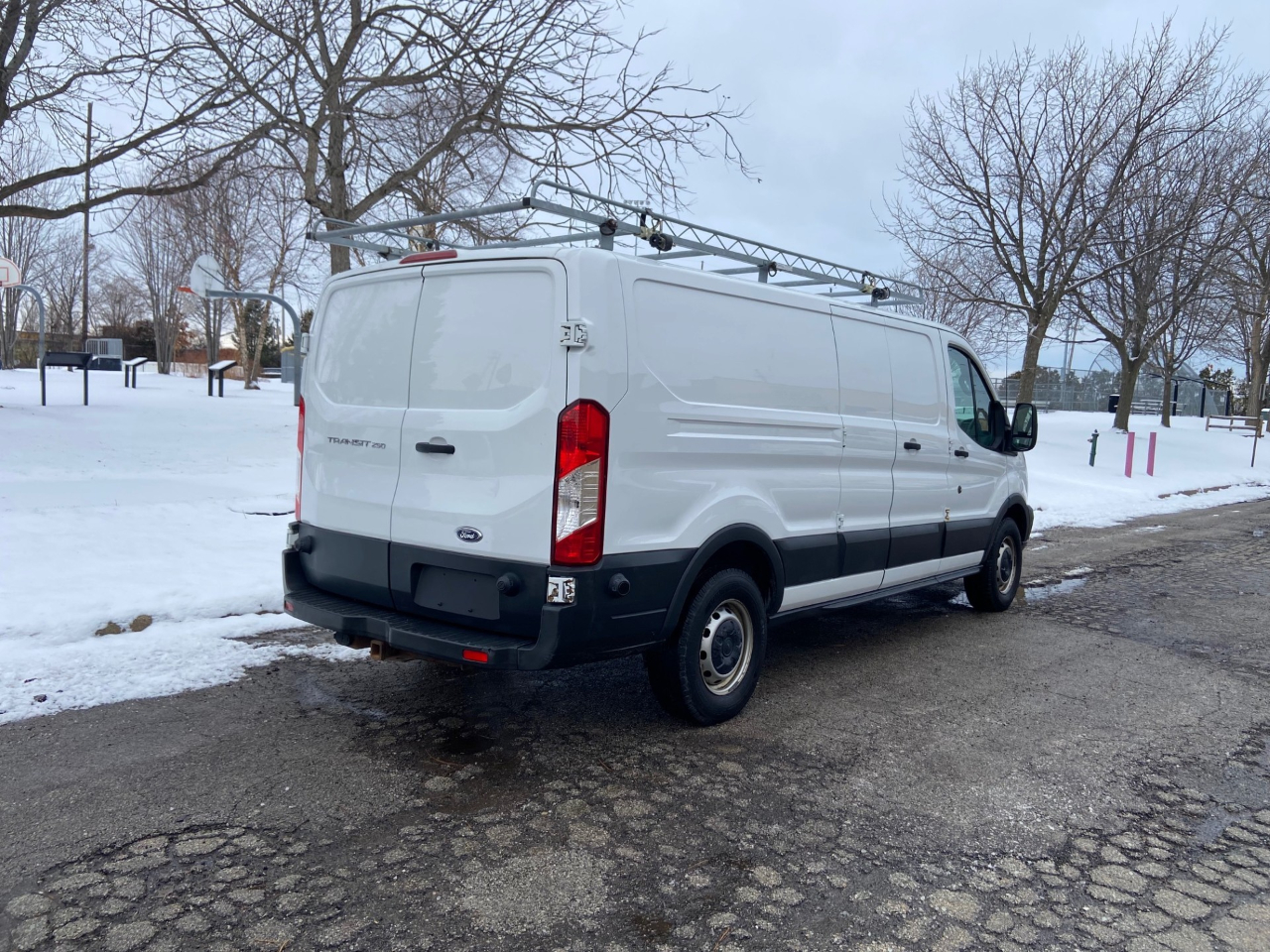 Ford Transit 250 Van Low Roof 60/40 Pass. 148-in. WB 2015