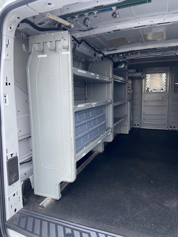 Ford Transit 250 Van Low Roof 60/40 Pass. 148-in. WB 2015