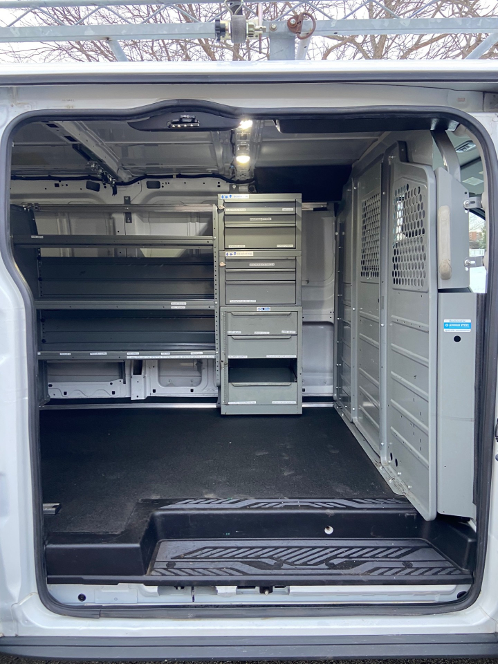 Ford Transit 250 Van Low Roof 60/40 Pass. 148-in. WB 2015