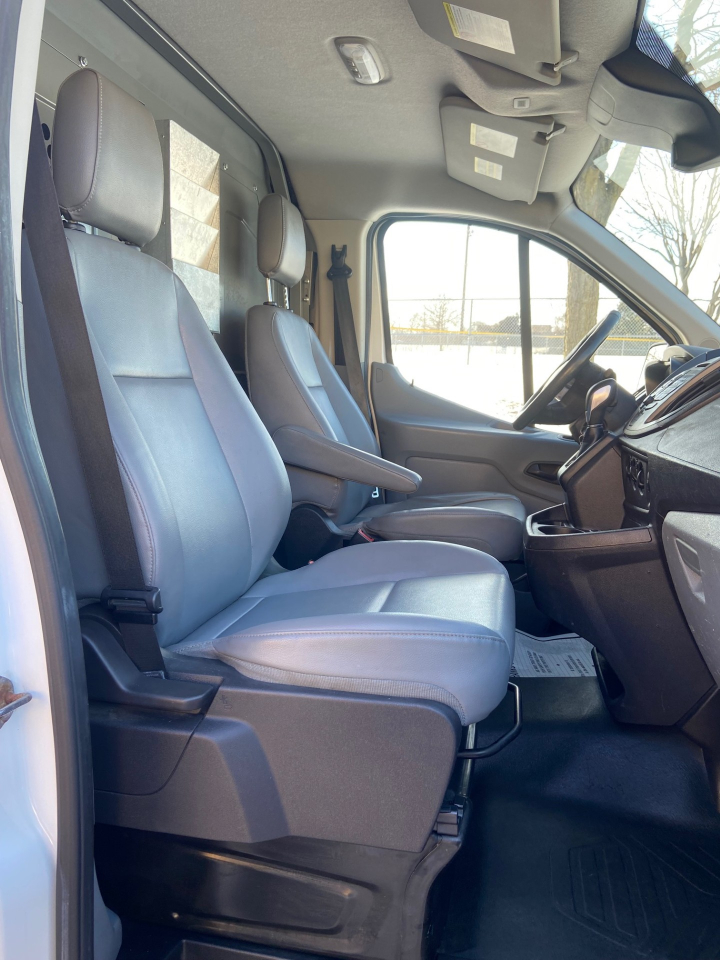 Ford Transit 250 Van Low Roof 60/40 Pass. 148-in. WB 2015