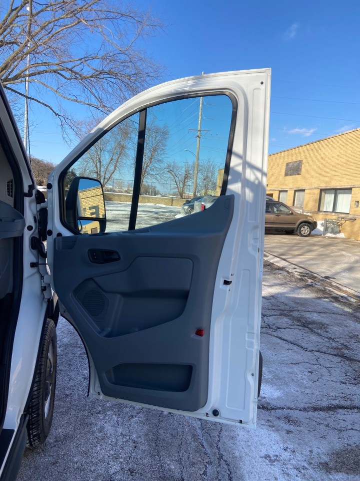 Ford Transit 250 Van Low Roof 60/40 Pass. 148-in. WB 2015