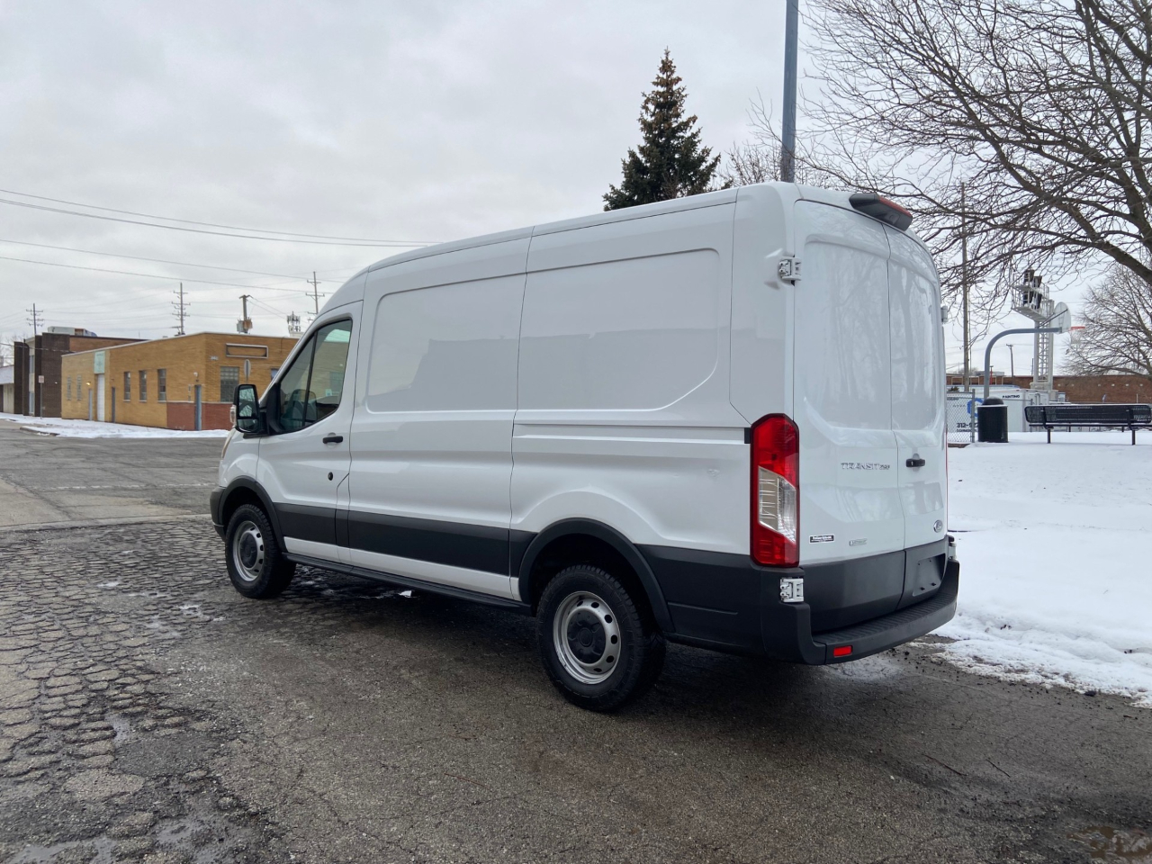 Ford Transit 250 Van Med. Roof w/Sliding Pass. 130-in. WB 2018