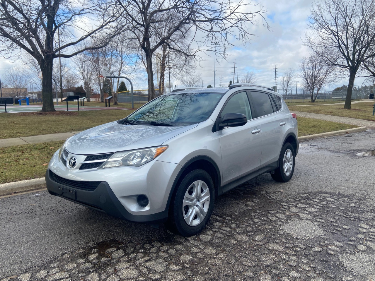 Toyota RAV4 LE AWD 2015