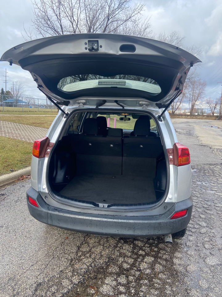 Toyota RAV4 LE AWD 2015