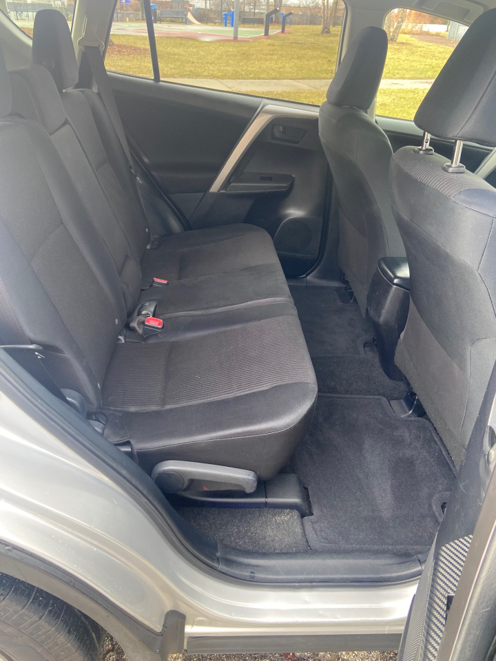 Toyota RAV4 LE AWD 2015