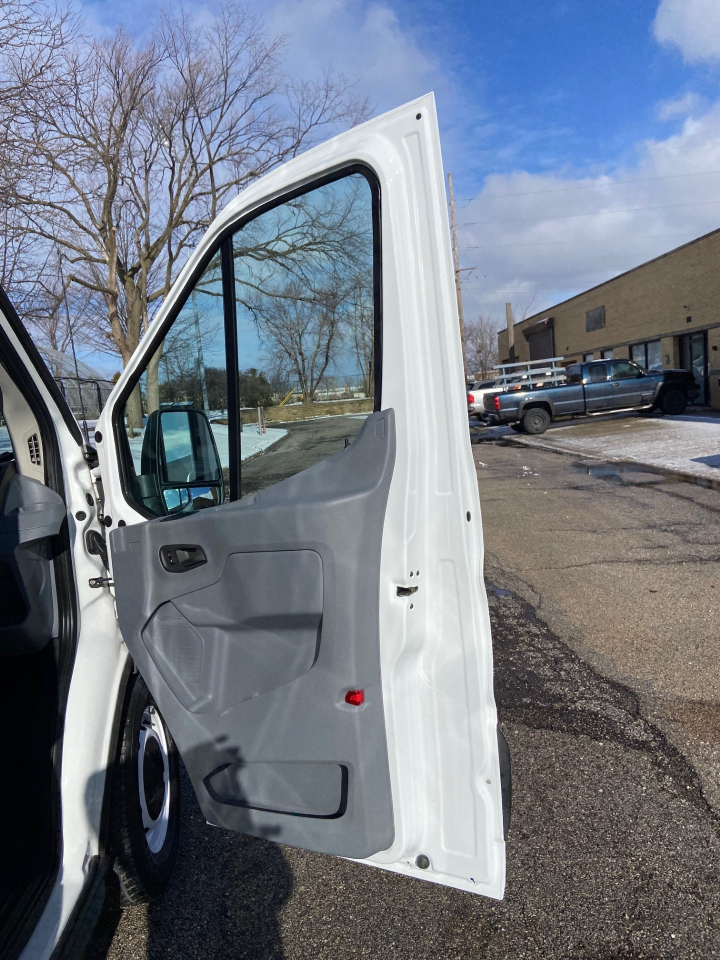 Ford Transit 250 Van High Roof w/Sliding Pass. 148-in. WB 2019