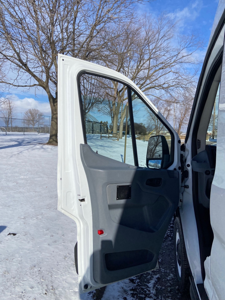 Ford Transit 250 Van High Roof w/Sliding Pass. 148-in. WB 2019