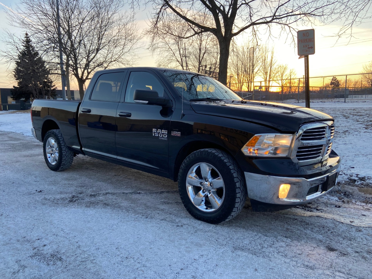 RAM 1500 Classic Big Horn 4x4 Crew Cab 6'4" Box 2019