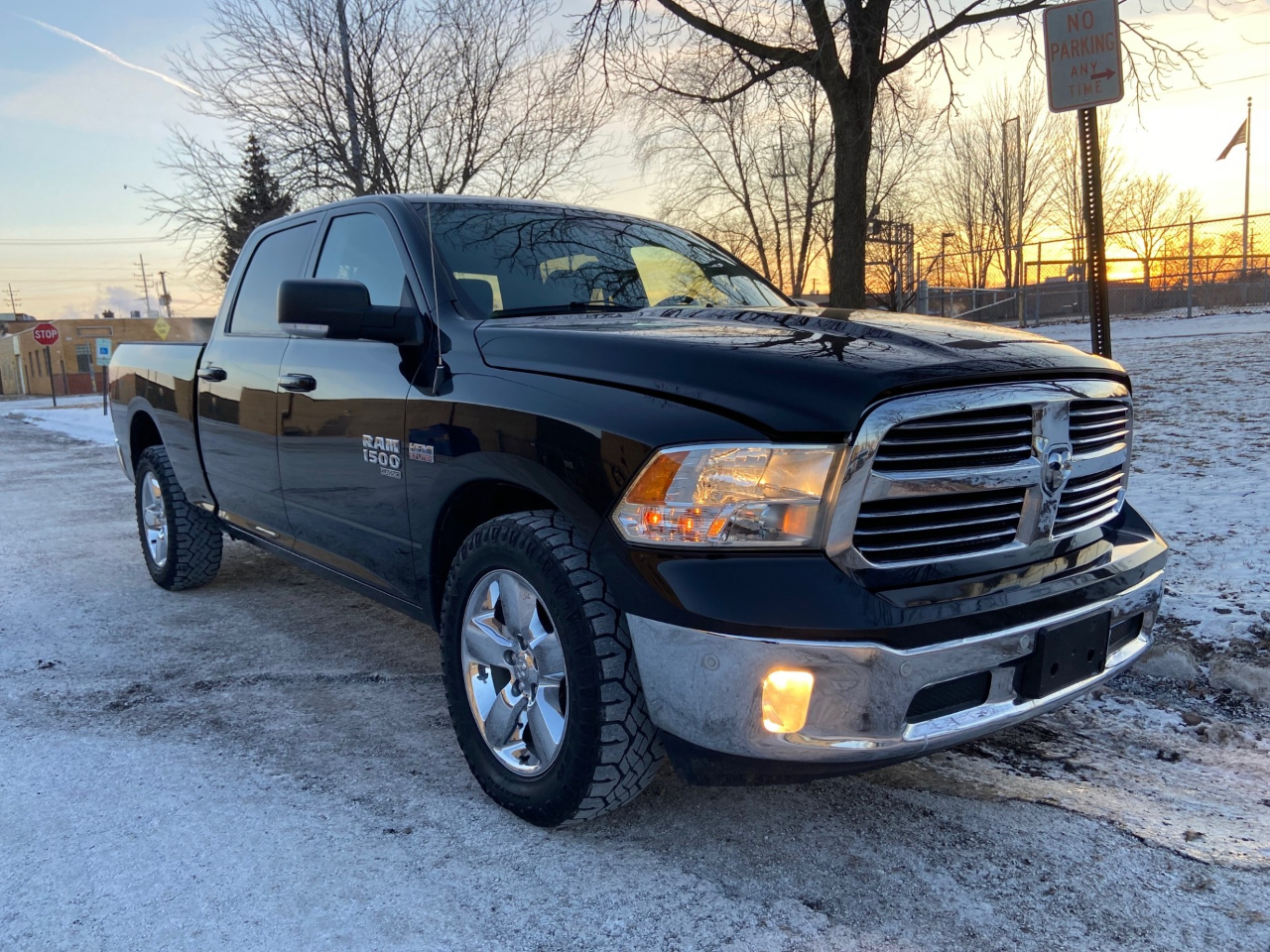 RAM 1500 Classic Big Horn 4x4 Crew Cab 6'4" Box 2019