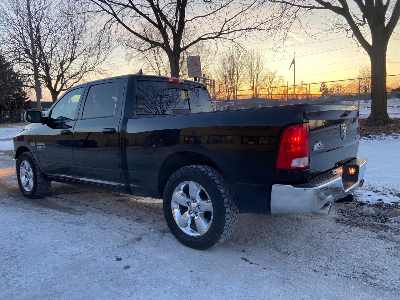 RAM 1500 Classic Big Horn 4x4 Crew Cab 6'4" Box 2019