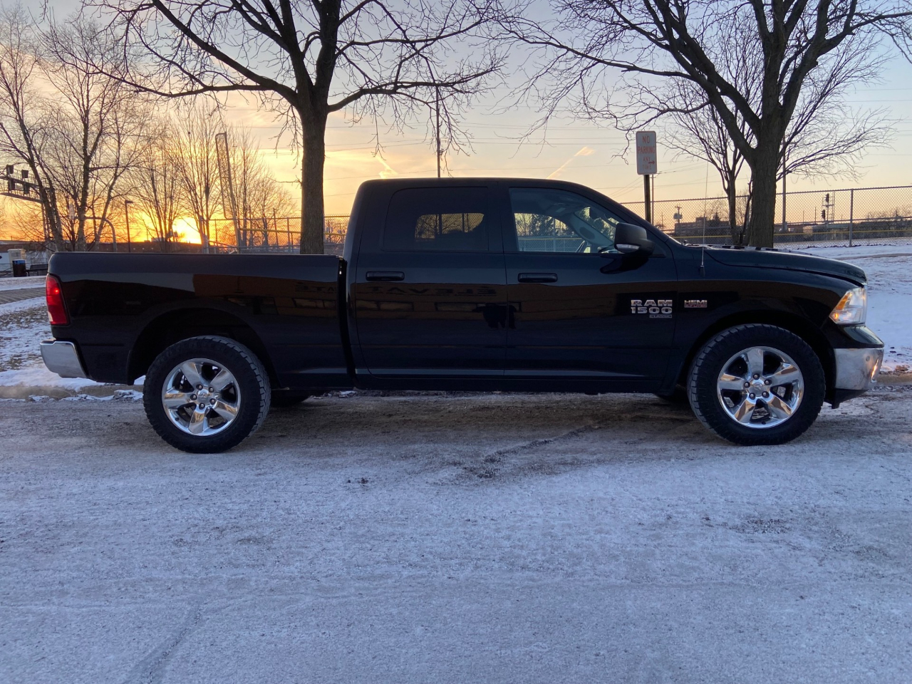 RAM 1500 Classic Big Horn 4x4 Crew Cab 6'4" Box 2019
