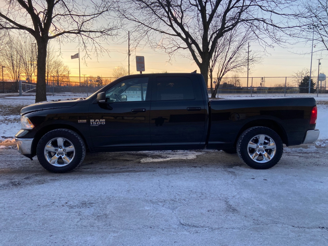 RAM 1500 Classic Big Horn 4x4 Crew Cab 6'4" Box 2019