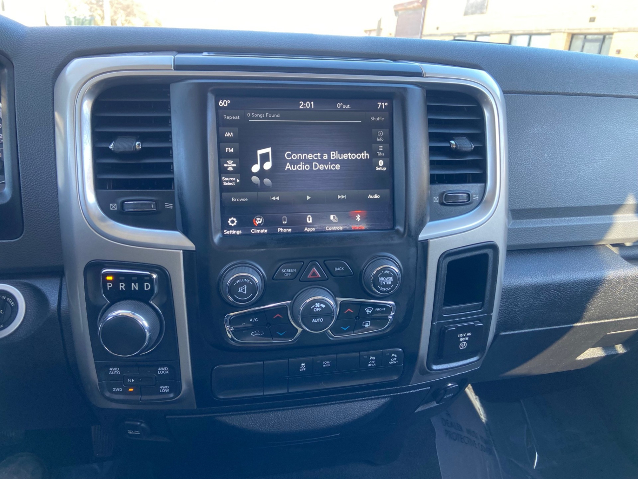 RAM 1500 Classic Big Horn 4x4 Crew Cab 6'4" Box 2019