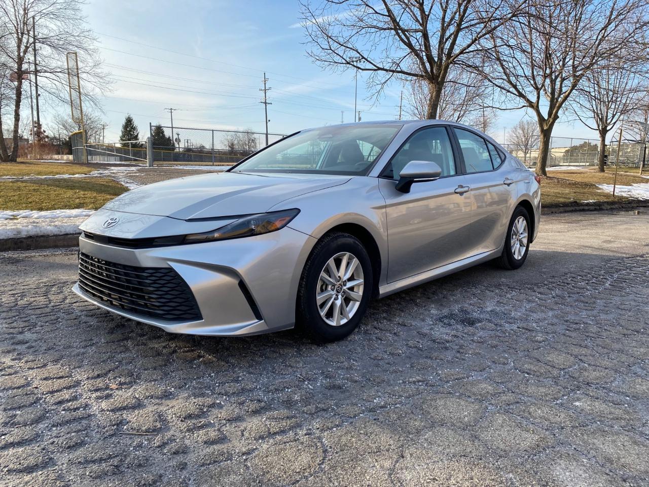 Toyota Camry Hybrid LE 2025