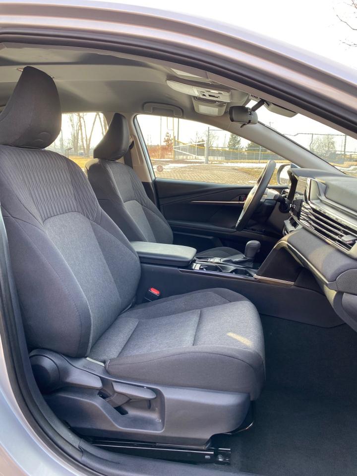 Toyota Camry Hybrid LE 2025