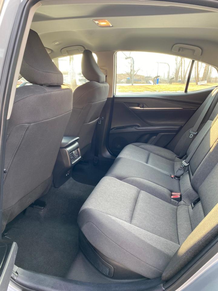 Toyota Camry Hybrid LE 2025