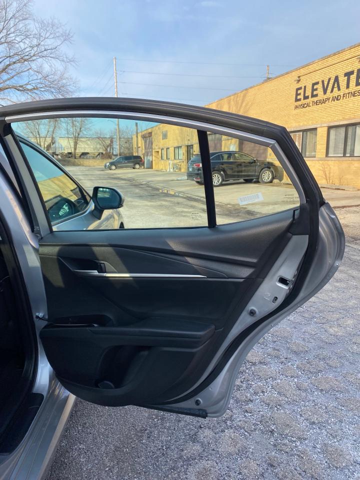 Toyota Camry Hybrid LE 2025