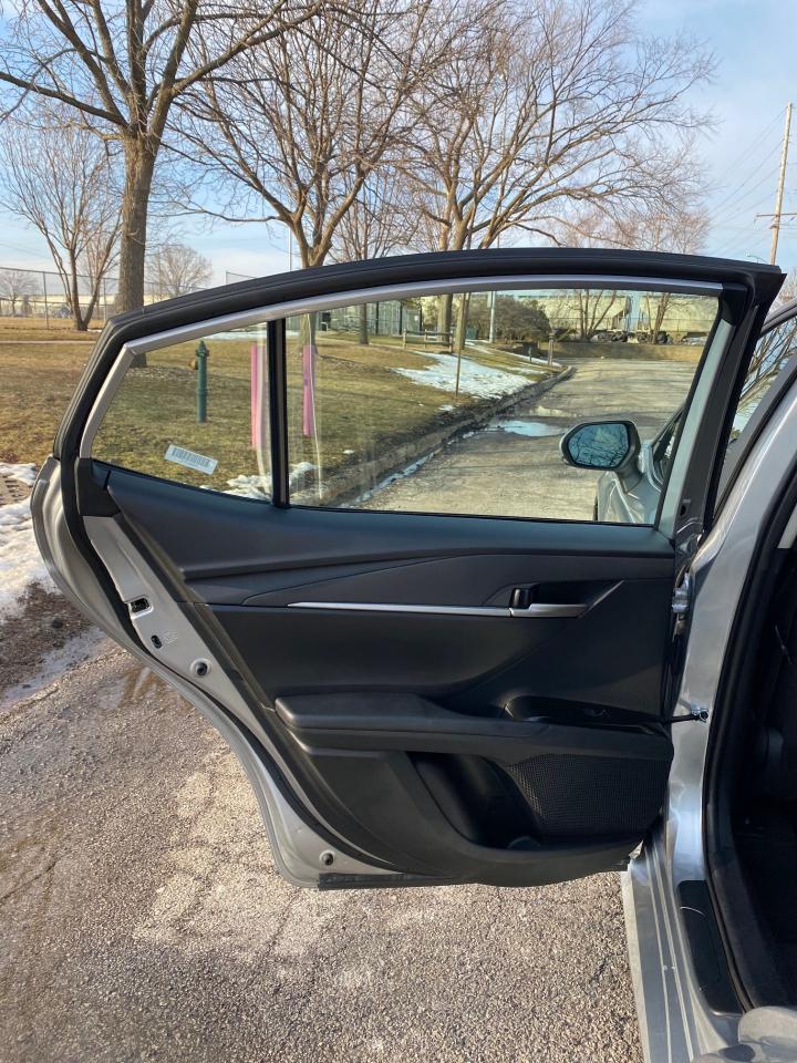 Toyota Camry Hybrid LE 2025