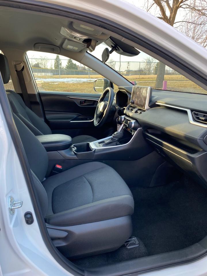 Toyota RAV4 LE AWD 2024