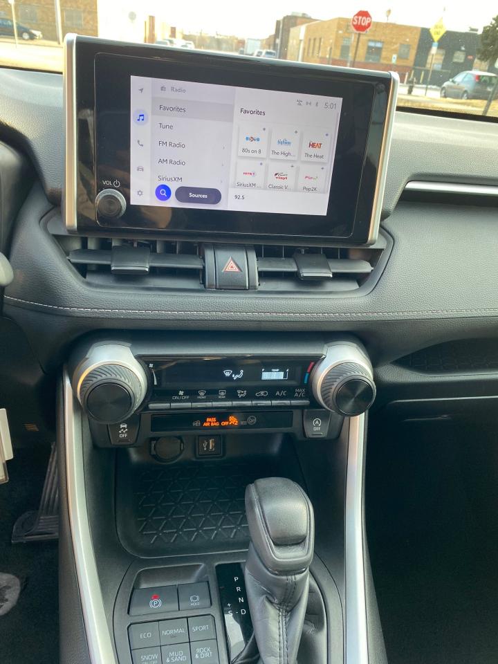 Toyota RAV4 LE AWD 2024