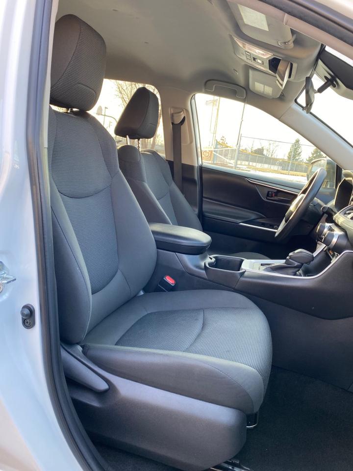 Toyota RAV4 LE AWD 2024