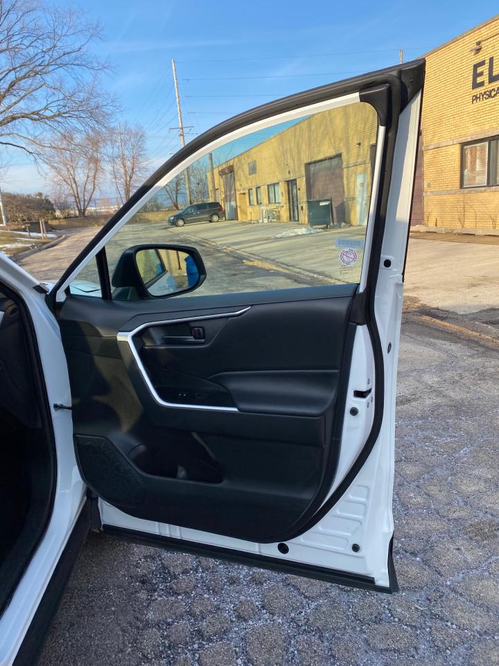 Toyota RAV4 LE AWD 2024