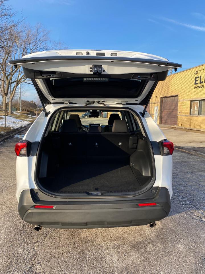 Toyota RAV4 LE AWD 2024