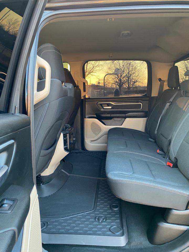 RAM 1500 Big Horn Crew Cab SWB 4WD 2021