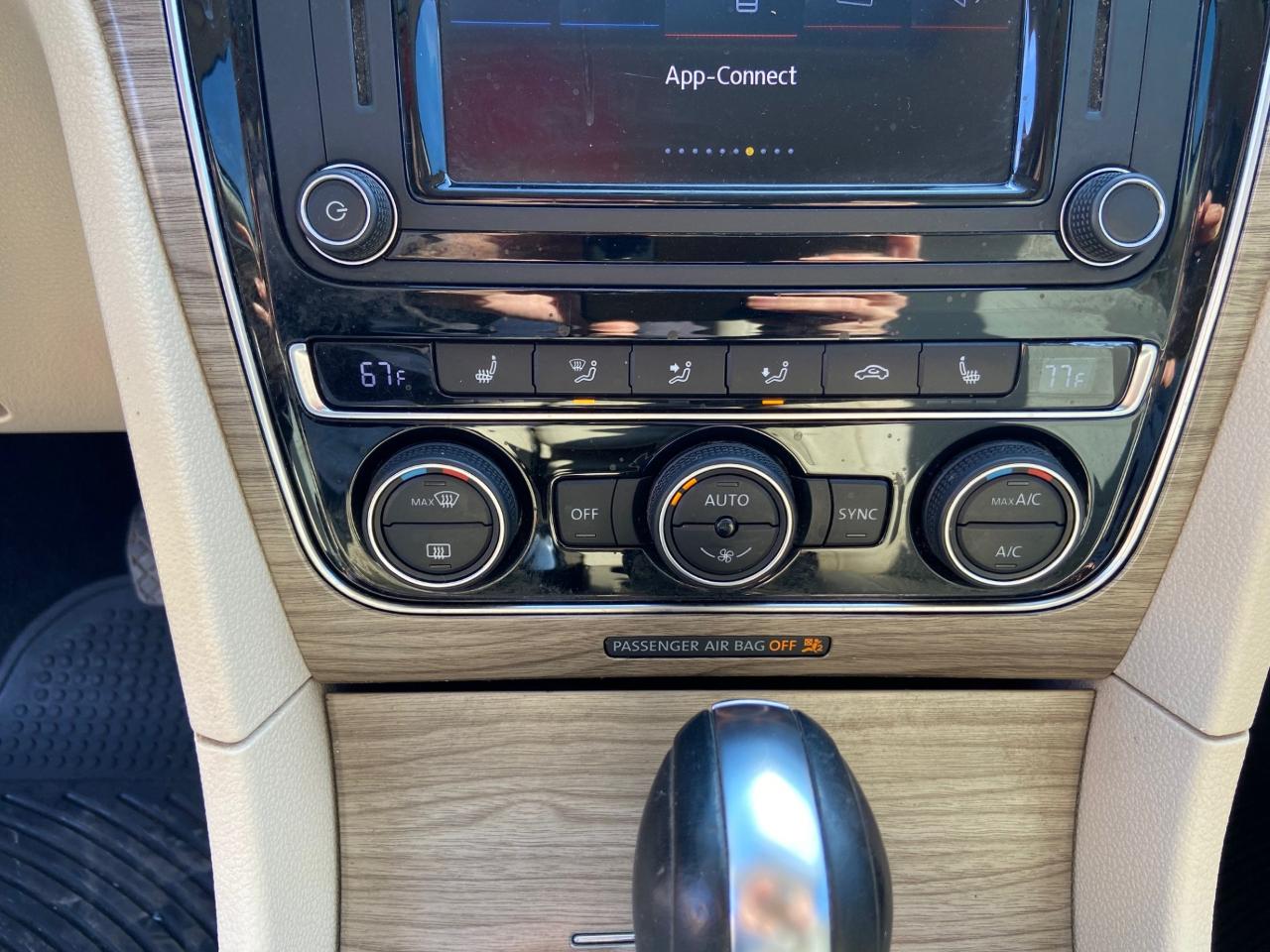 Volkswagen Passat SE 2018