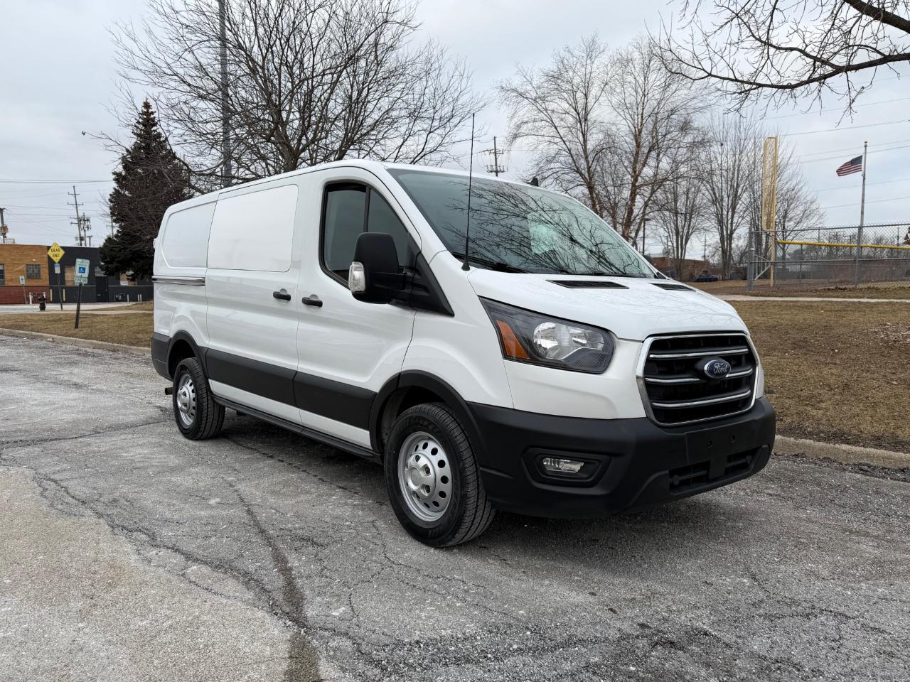 Ford Transit 250 Van Low Roof w/Sliding Pass. 130-in. WB 2020